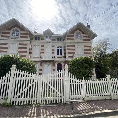 Beautiful & Bright With Balconies Apartment Arcachon
