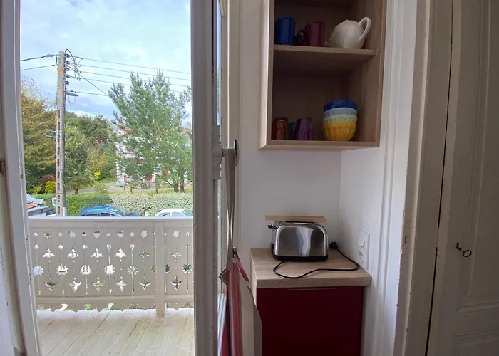 Lejlighed Pretty Cocoon With Two Balconies *